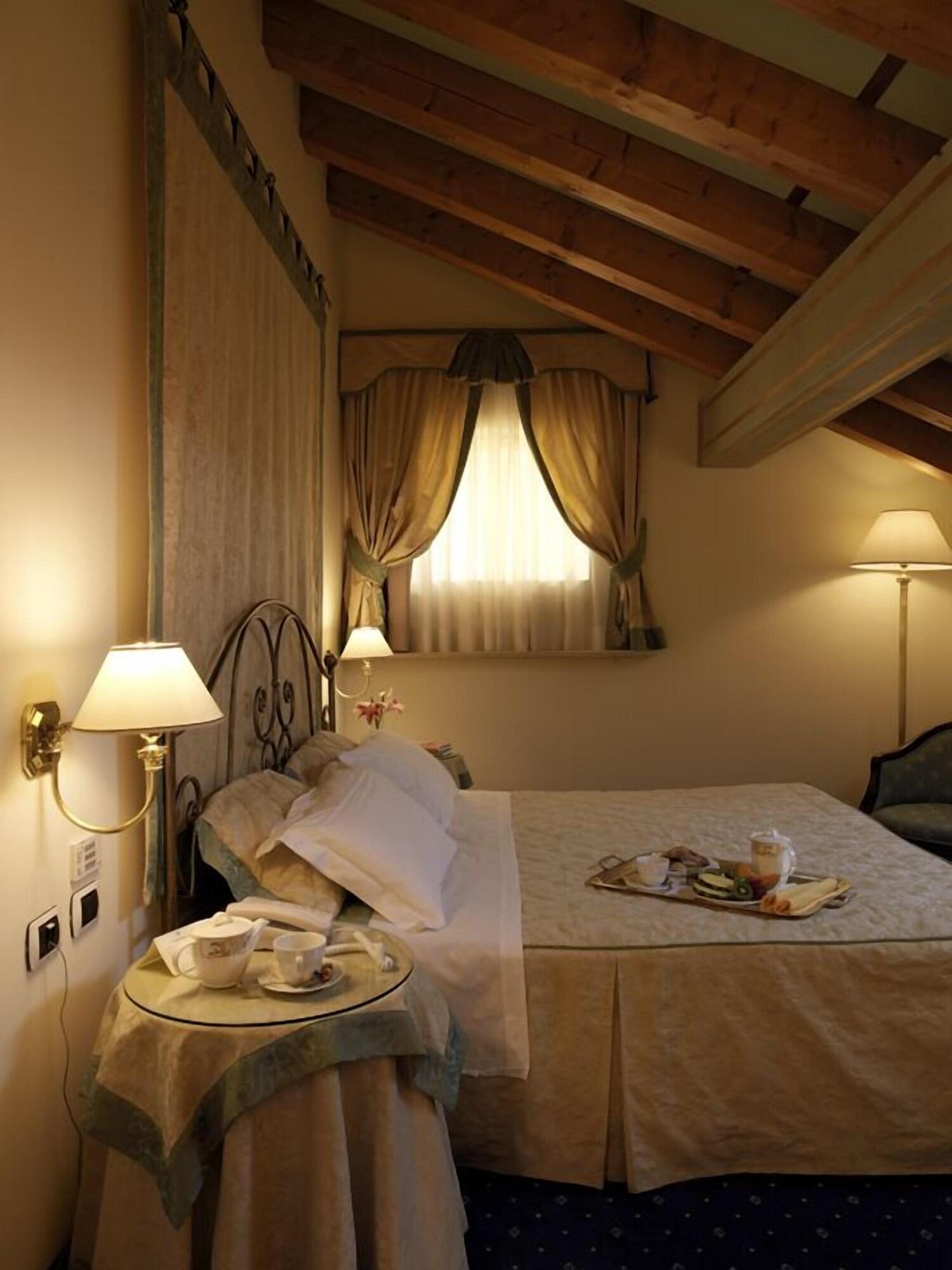 Borgo Ca Dei Sospiri Hotel Quarto dʼAltino Buitenkant foto