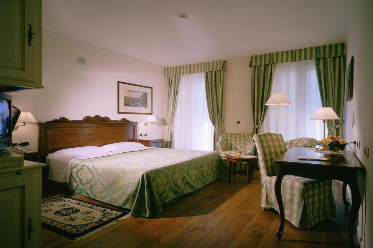Borgo Ca Dei Sospiri Hotel Quarto dʼAltino Buitenkant foto