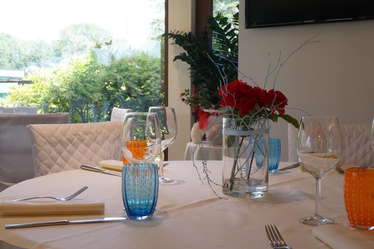 Borgo Ca Dei Sospiri Hotel Quarto dʼAltino Buitenkant foto